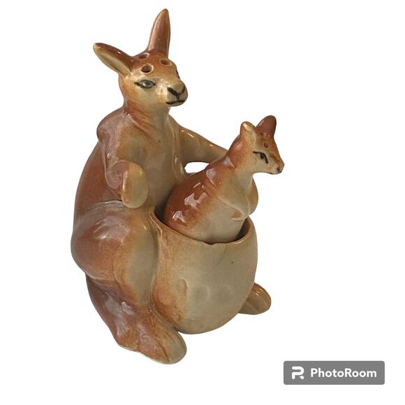Kangaroo and Joey Salt and Pepper Shakers 3 in Kitchy Grannycore Complete - Picture 1 of 11